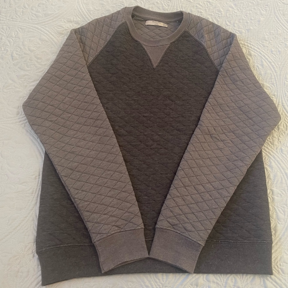 Mango men’s pullover. Medium for cool weather
